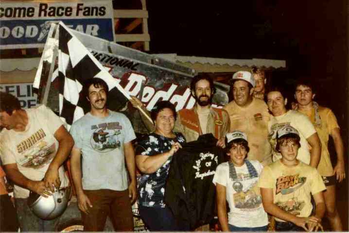 220.jpg (36150 bytes)