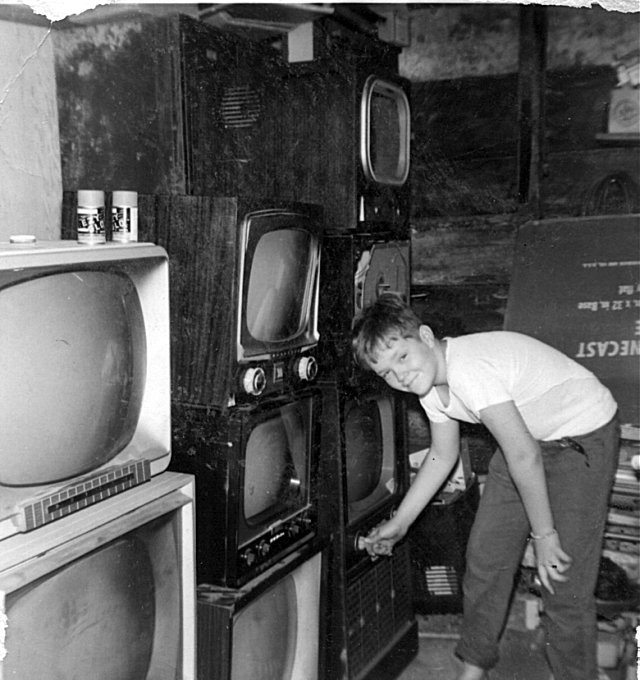 Vintage Television Repair 98